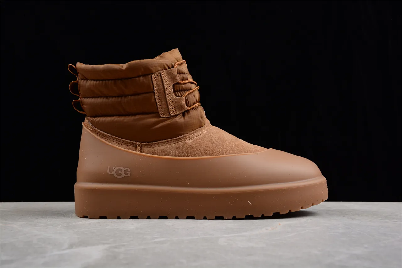 UGG Tasman Tan क्विल्टेड कॉलर स्नो बूट 13