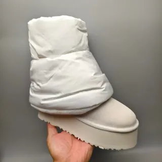 UGG Tasman सफेद प्लेटफॉर्म सोल फोल्डेड पफी कफ स्नो बूट