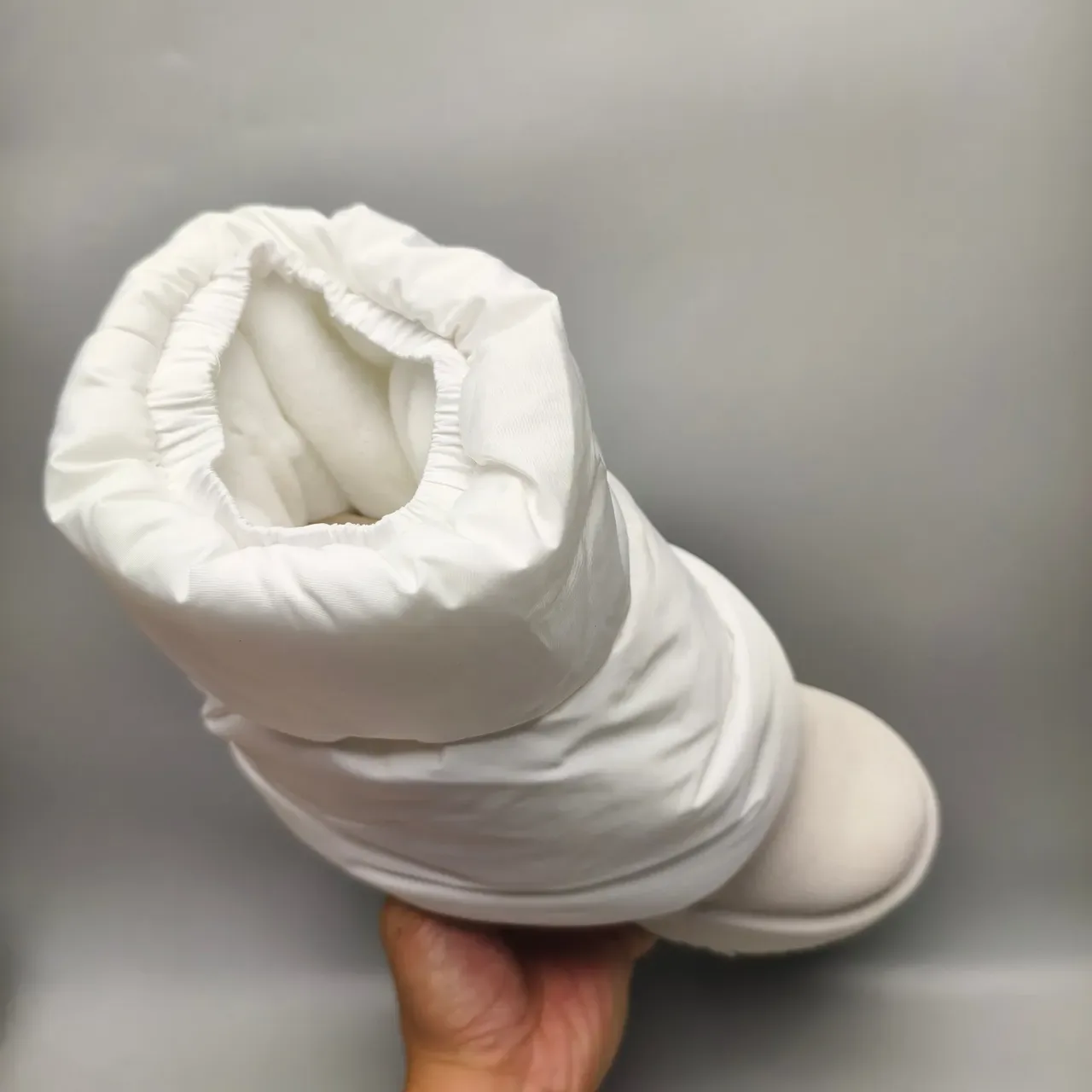 UGG Tasman सफेद प्लेटफॉर्म सोल फोल्डेड पफी कफ स्नो बूट 3