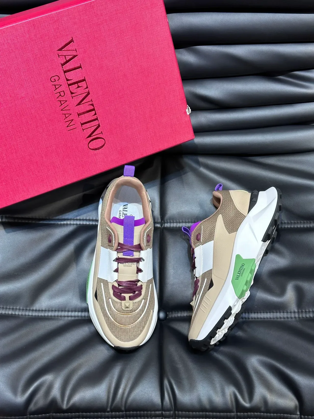 Valentino Beige Chunky Sneakers à semelle violette et Upper en Matériau Mixte 4