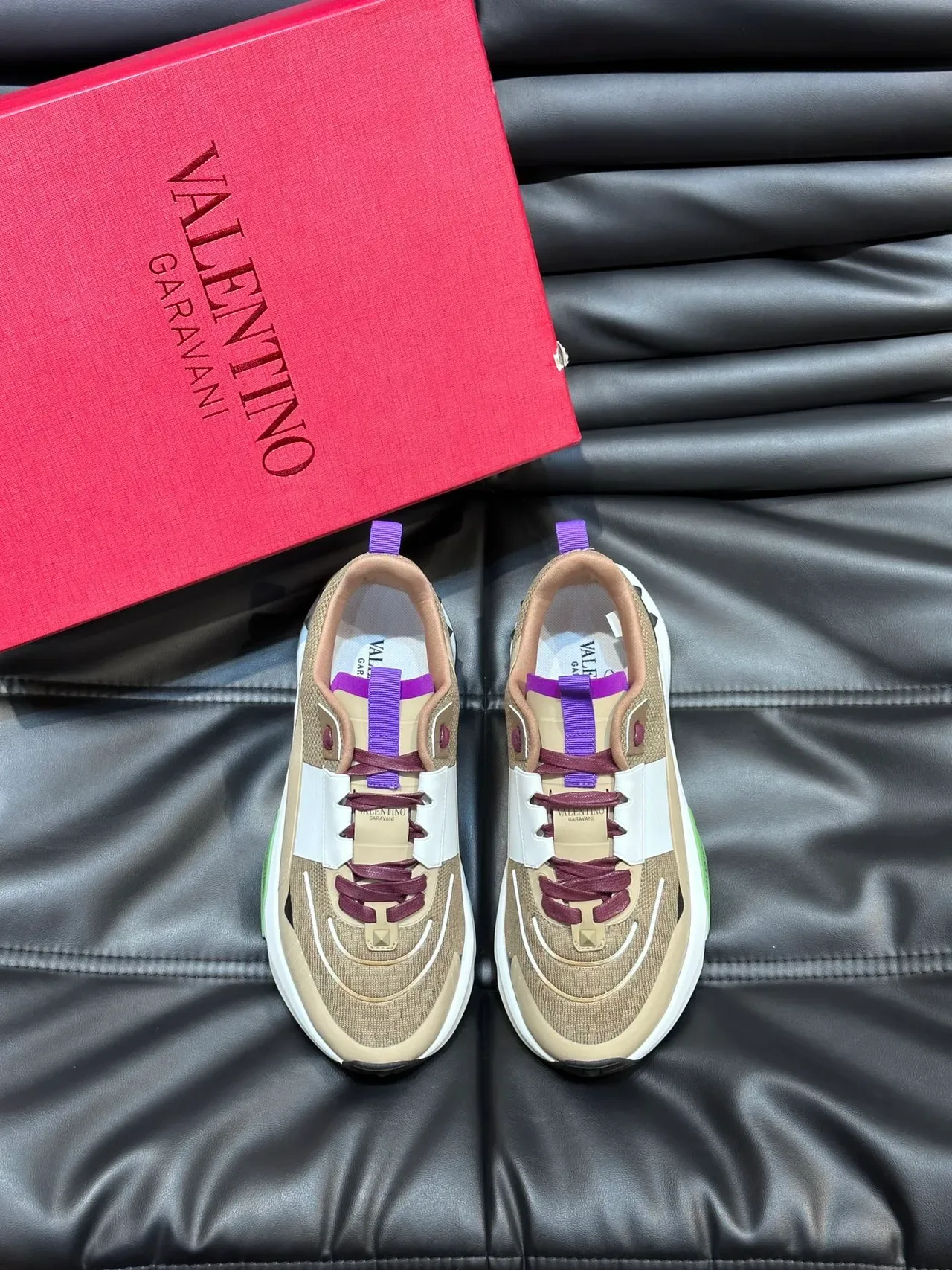 Valentino Beige Chunky Sneakers à semelle violette et Upper en Matériau Mixte 5