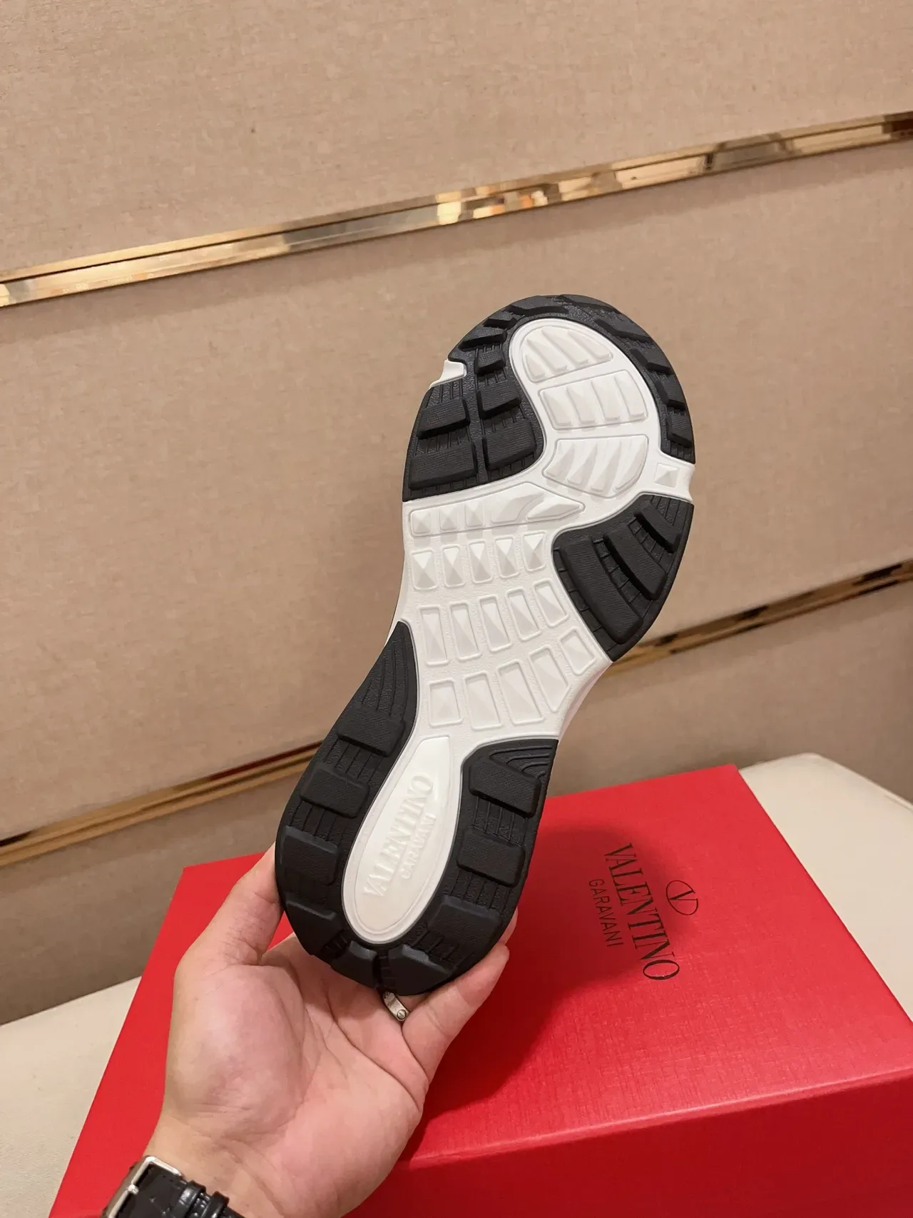 Valentino Garavani Camouflage et Noir Sneaker Lifestyle 2