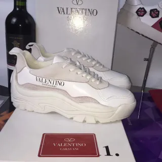 Valentino Garavani সাদা এবং বেইজ চাঙ্কি স্নিকার