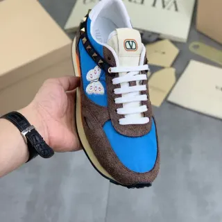 Valentino Rockstud Butterfly एम्ब्रॉइडर्ड नीला भूरा लाइफस्टाइल स्नीकर