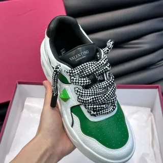 Valentino Rockstud सफेद हरा चंकी प्लेटफॉर्म सोल चेकरबोर्ड रोप लेस लाइफस्टाइल स्नीकर