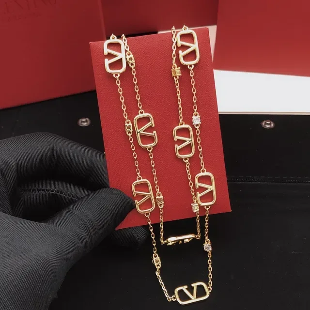 Valentino VLogo Gold Silver Chain Repeating Links Necklace 3