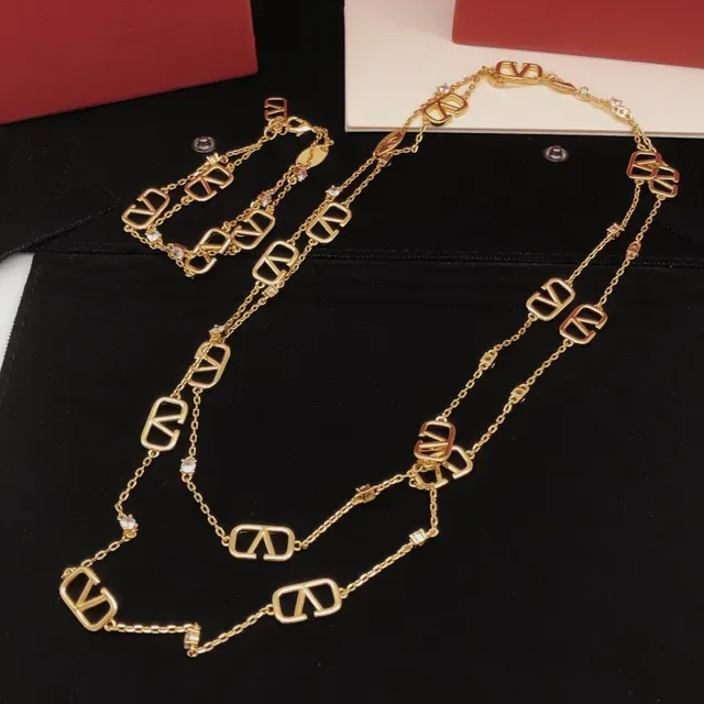 Valentino VLogo Gold Silver Chain Repeating Links Necklace 5
