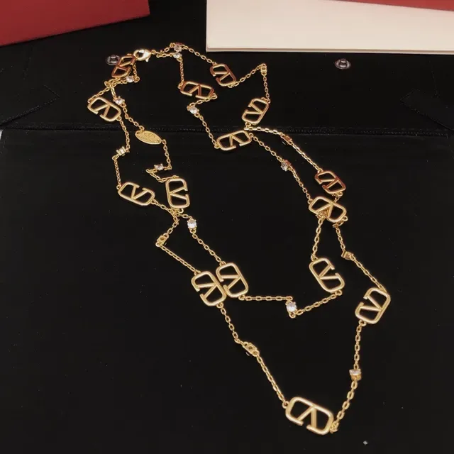 Valentino VLogo Gold Silver Chain Repeating Links Necklace 6
