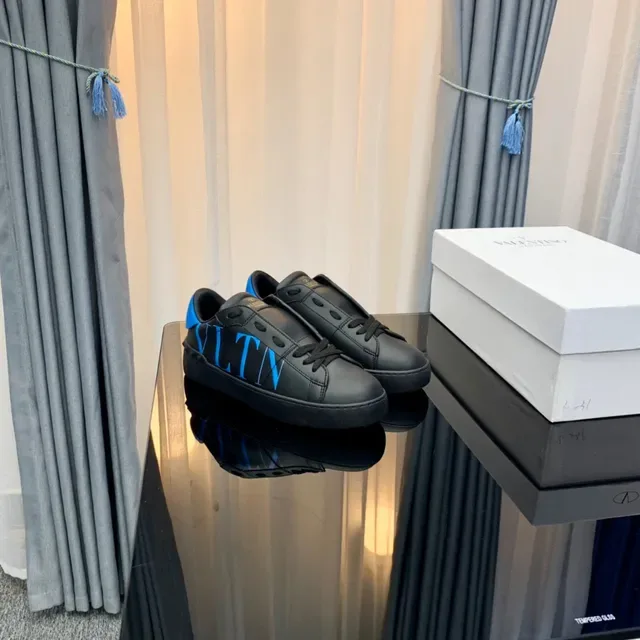 Valentino VLTN কালো এবং নীল লাইফস্টাইল স্নিকার 3