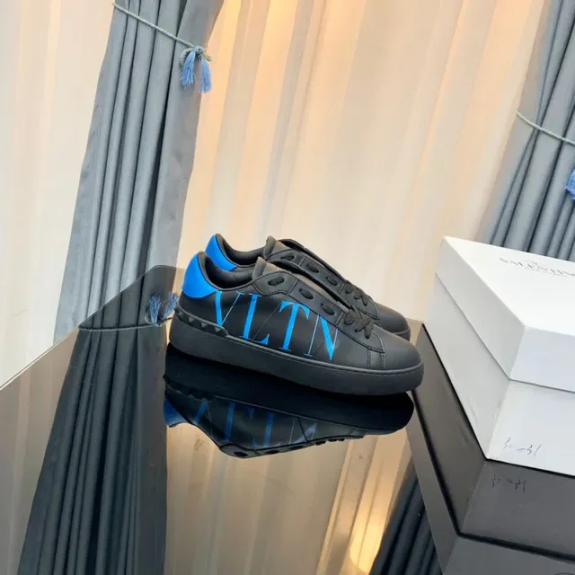 Valentino VLTN কালো এবং নীল লাইফস্টাইল স্নিকার 7