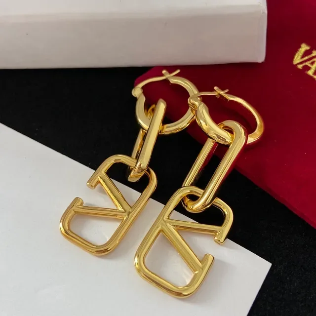 Valentino VLTN সোনালি লিংক চেইন লোগো কানের দুল 6