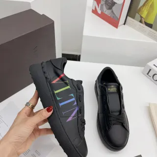 Valentino VLTN arcoíris logotipo negro estilo de vida zapatillas