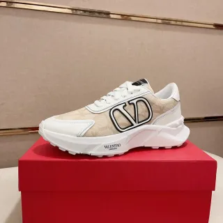 Valentino VLTN Runner Tênis lifestyle bege e branco