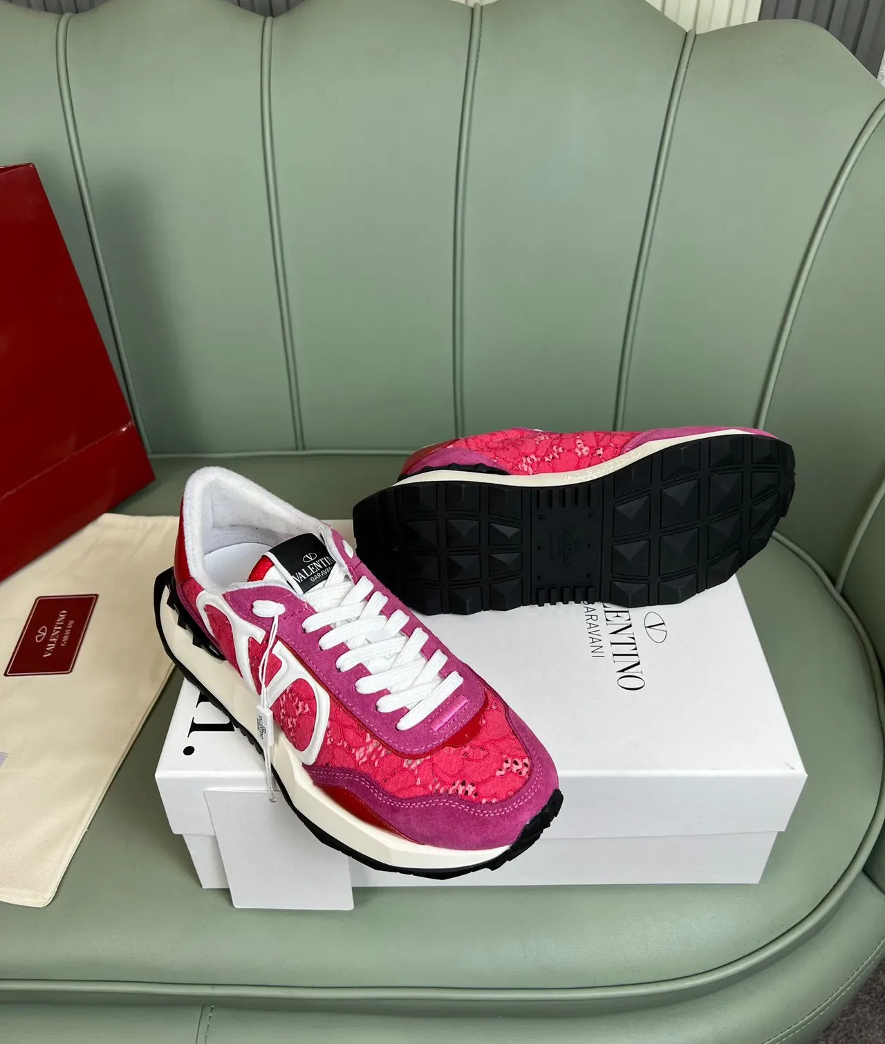 Valentino VLTN Runner 粉红和红色 系带厚底运动鞋 3