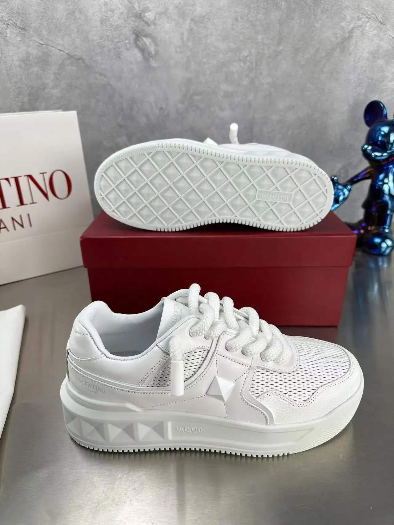 Valentino White Perforated Mesh Upper Quilted Leather Overlays Lifestyle Sneakers 5