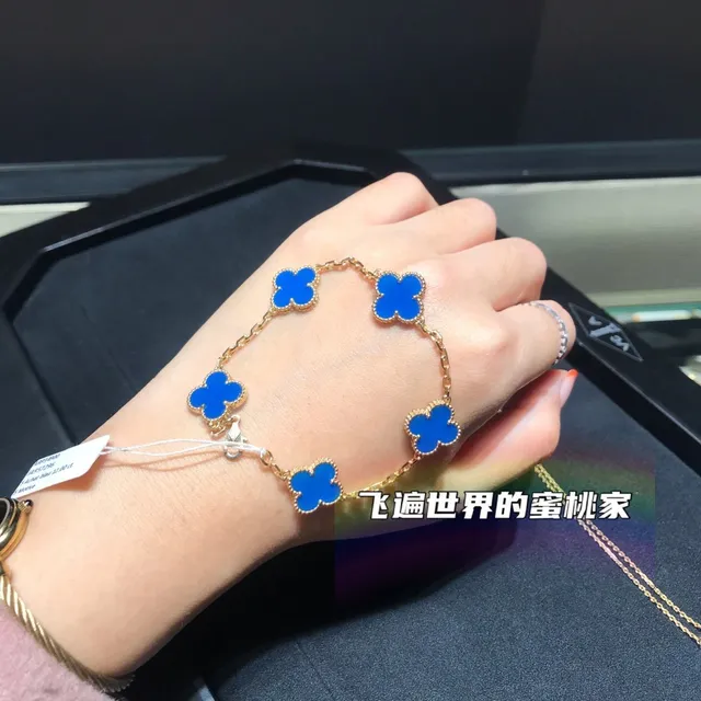 Van Cleef & Arpels Alhambra পাঁচ মোটিফ নীল এনামেল সোনার ব্রেসলেট 4