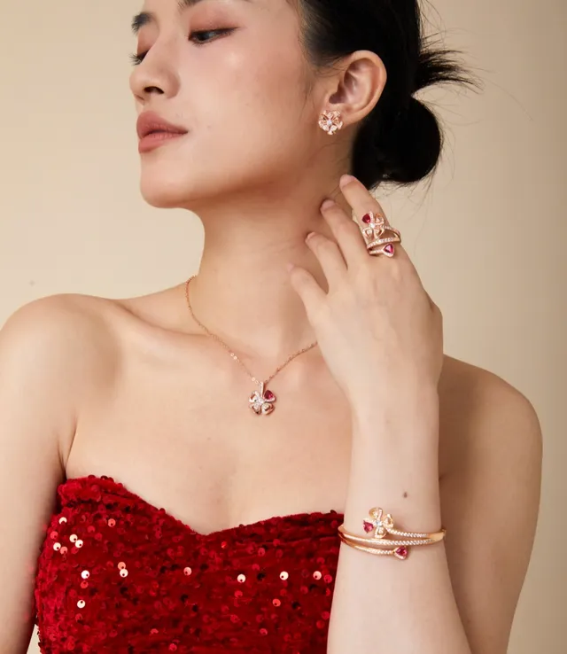 Van Cleef & Arpels Alhambra 心形红宝石钻石黄金手链 5