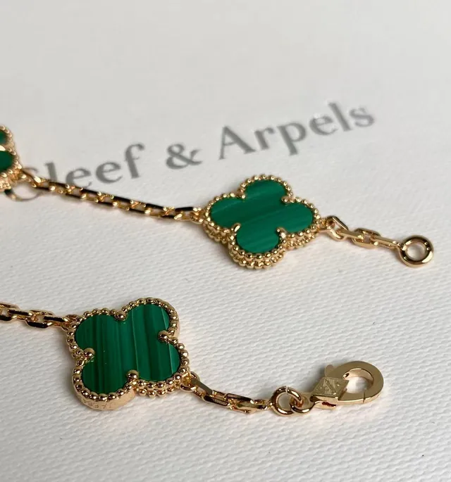 Van Cleef & Arpels Alhambra Dez Motivos Colar de Malachita 3