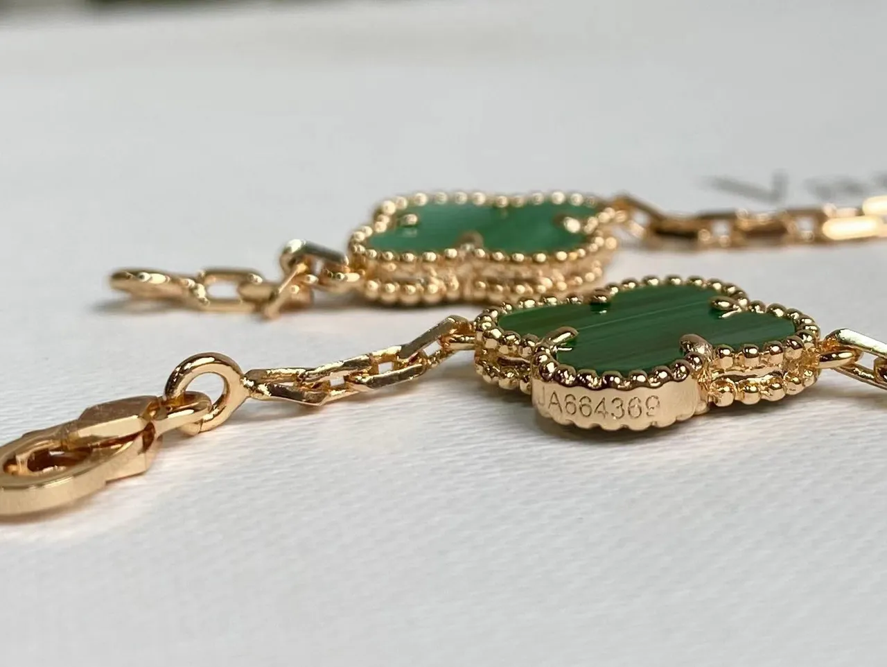 Van Cleef & Arpels Alhambra Dez Motivos Colar de Malachita 5
