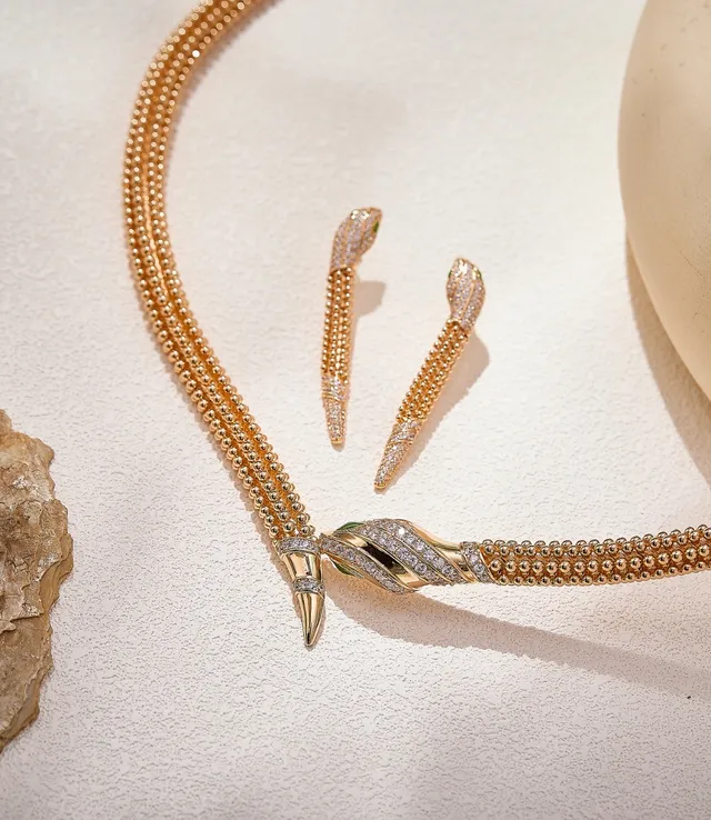 Van Cleef & Arpels Serpent Bohème मल्टी-स्ट्रैंड बीडेड सोने का हार 4