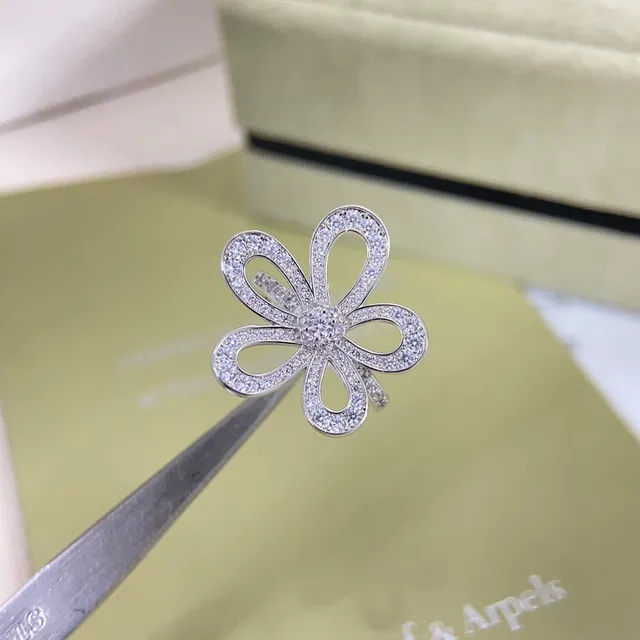 Van Cleef & Arpels Alhambra Five-Petal Diamond Floral Ring 4