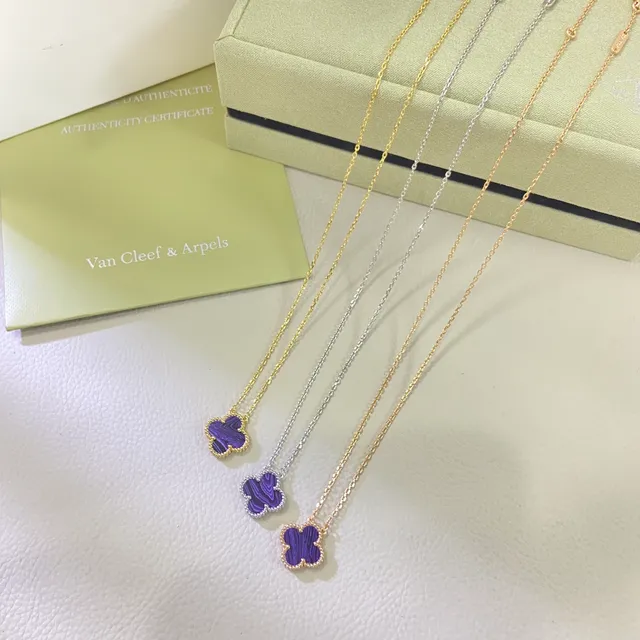 Van Cleef & Arpels Alhambra Colgantes de trébol con cuentas de piedras moradas marmoleadas 2