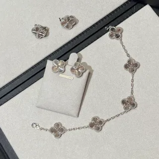 Van Cleef & Arpels Alhambra Silver White Four-Leaf Clover Motif Beaded Edge Detailing Necklace