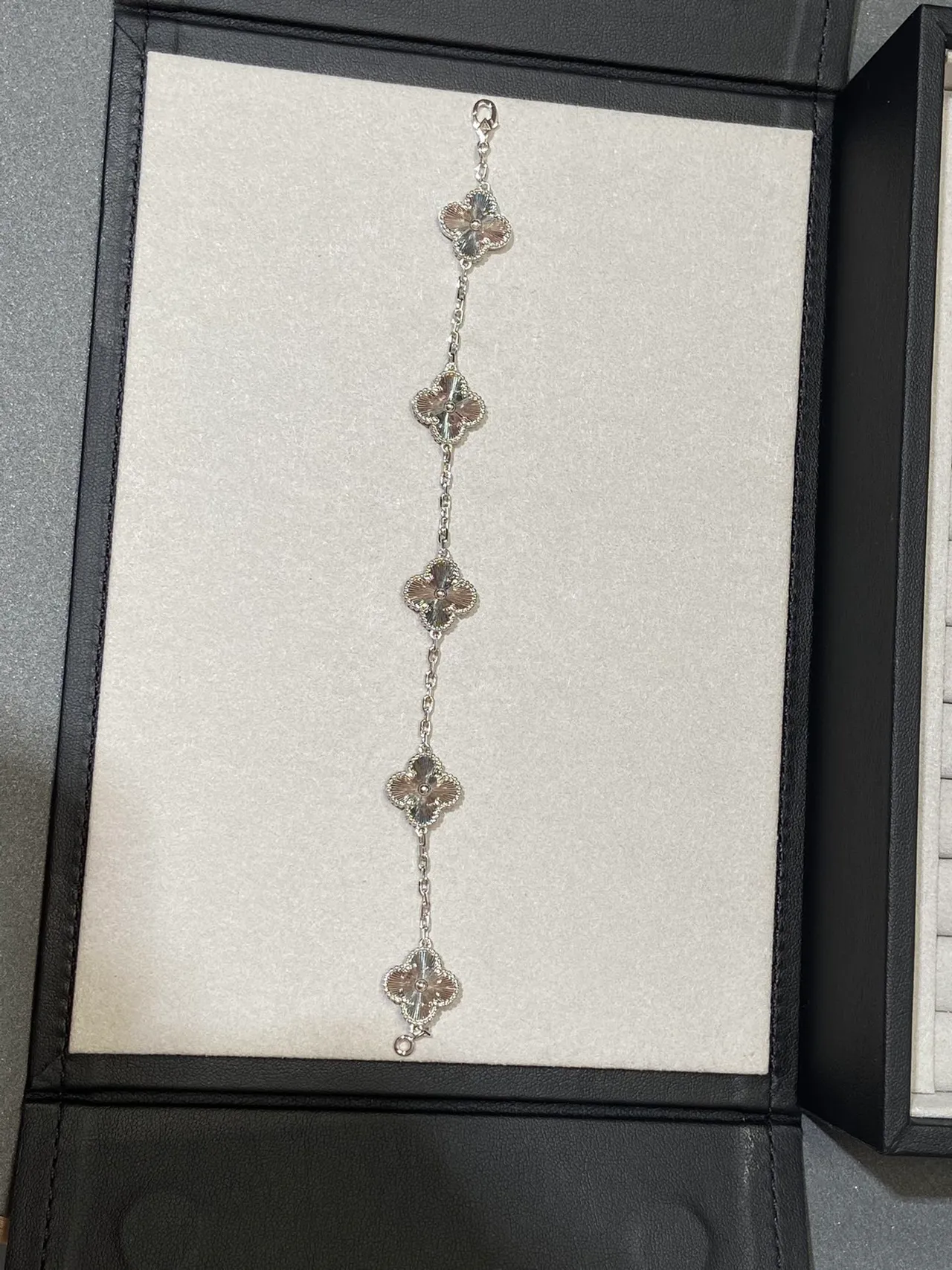 Van Cleef & Arpels Alhambra Silver White Four-Leaf Clover Motif Beaded Edge Detailing Necklace 3