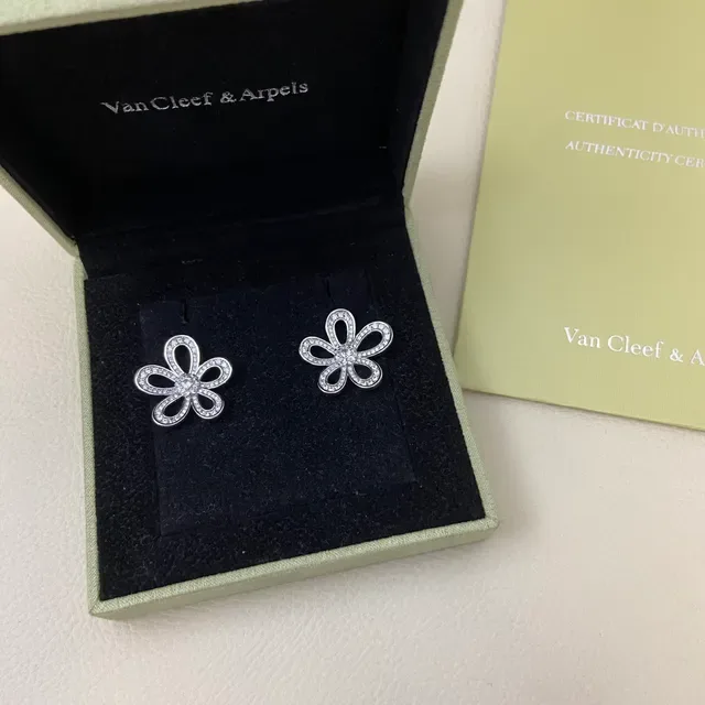 Van Cleef & Arpels Flower Motif Pavé Stud Earrings 5