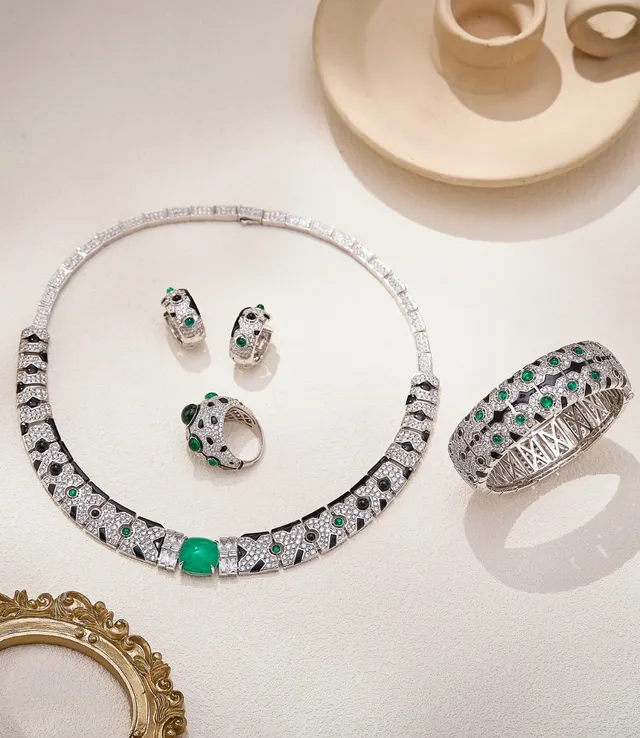Van Cleef & Arpels Ludo Green Silver Dome-Shaped Pavé-Set Diamonds Ring 3