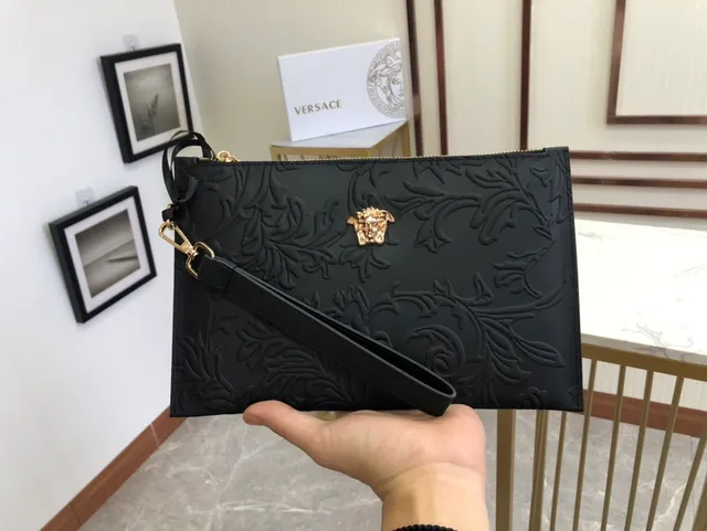 Versace Barocco relief Medusa pochette enveloppe noire 6