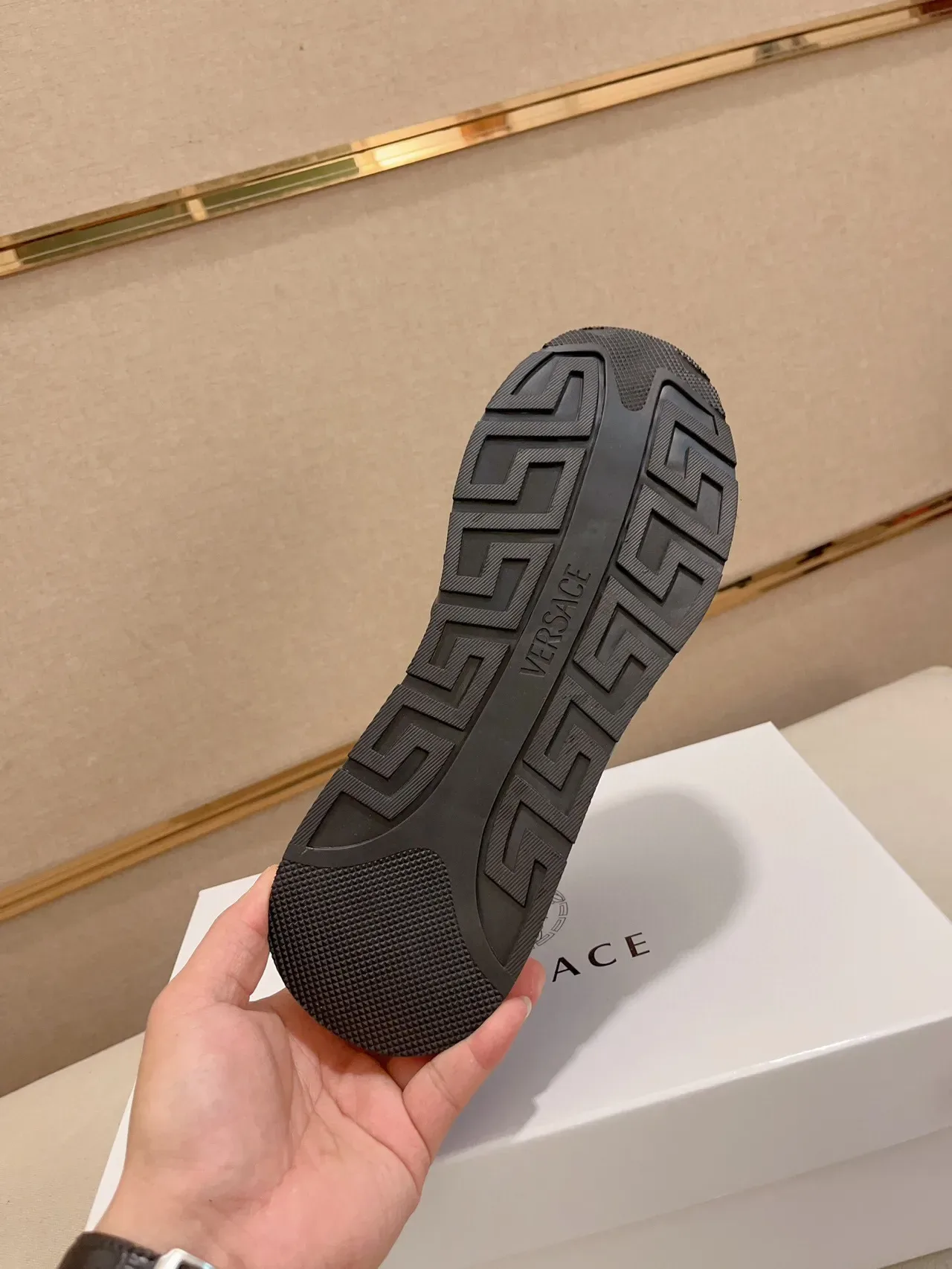 Versace Sneakers Lifestyle Noir et Blanc Suède et Cuir 8