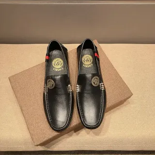 Versace Chain Reaction काले चमड़े की Medusa लोफर