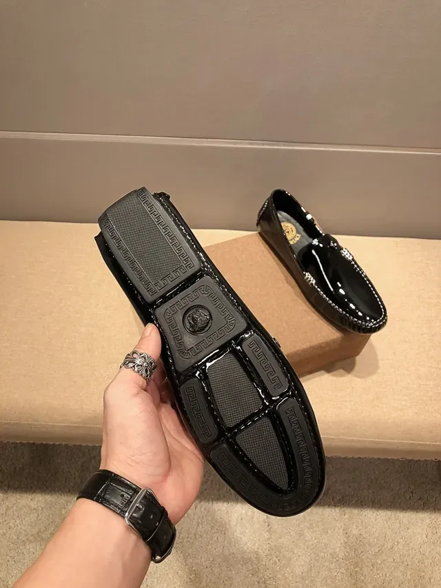 Versace Chain Reaction Black White Glossy Patent Leather Contrast Stitching Loafer 4