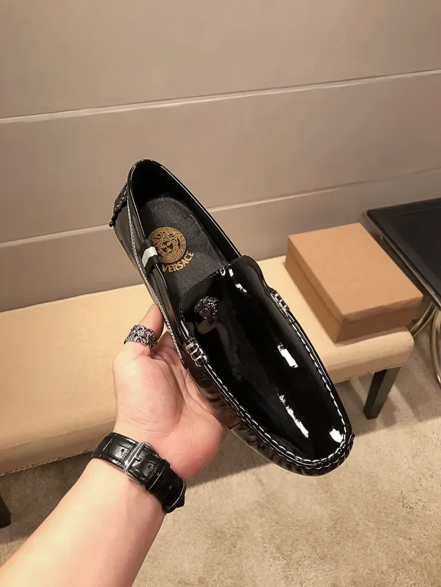 Versace Chain Reaction Black White Glossy Patent Leather Contrast Stitching Loafer 9