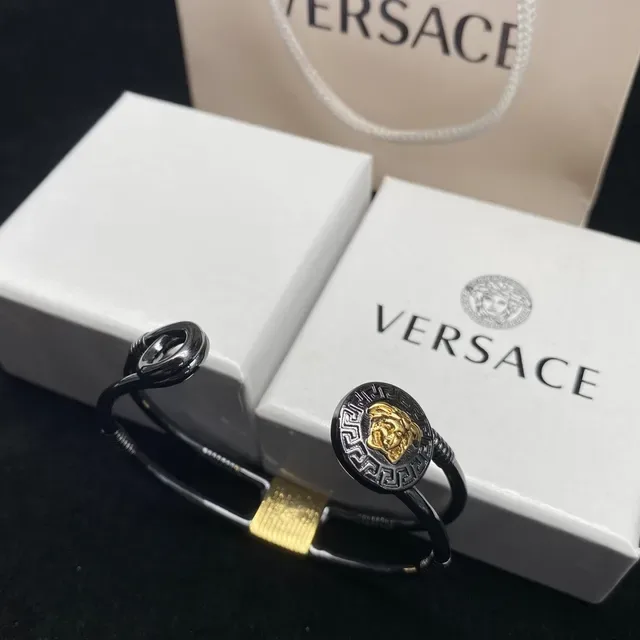 Versace Chain Reaction डबल-बार कफ चूड़ियां 3