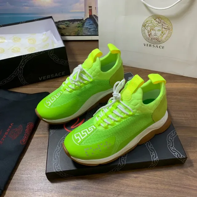Versace Chain Reaction नीन ग्रीन मेश चंकी स्नीकर्स 8