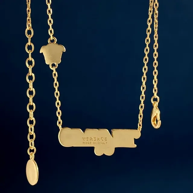 Versace 镀金粉色链条琺瑯姓名牌项链 7