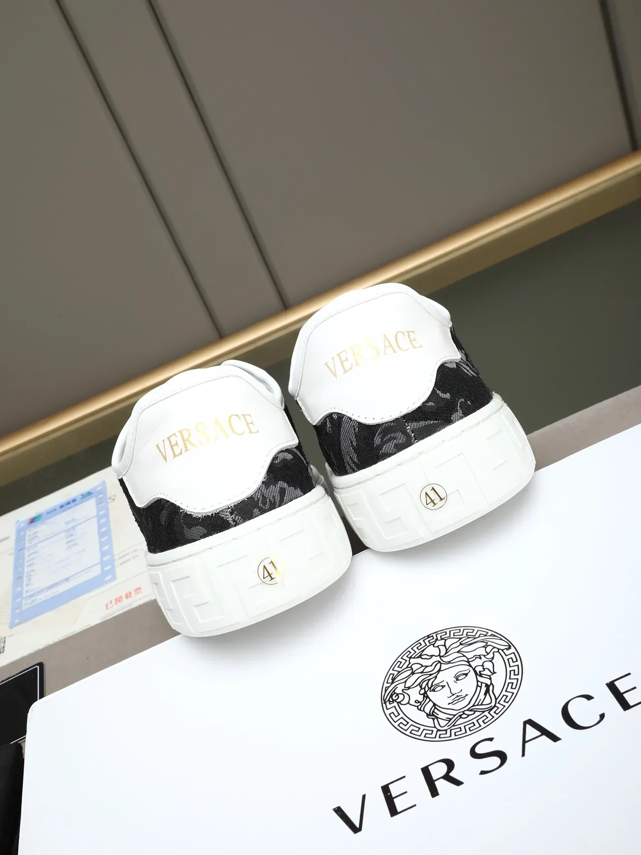 Versace Greca Odissea Negro Floral Jacquard Suela Blanca Lifestyle Sneakers 3
