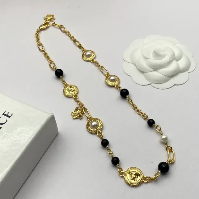 Versace Greca Odissea গোল্ড-টোন মেডুসা সিক্কা এবং পার্ল নেকলেস 2