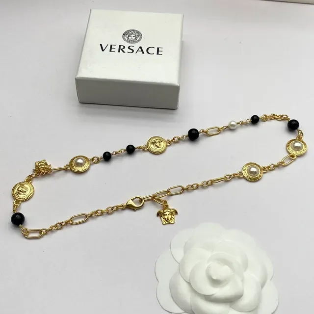 Versace Greca Odissea গোল্ড-টোন মেডুসা সিক্কা এবং পার্ল নেকলেস 4