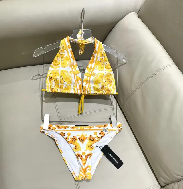 Versace Greca Print Top Halter Triângulo e Biquíni de Cintura Baixa Roupas de banho 4