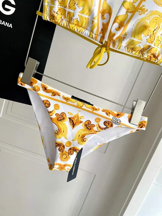 Versace Greca Print Top Halter Triângulo e Biquíni de Cintura Baixa Roupas de banho 6