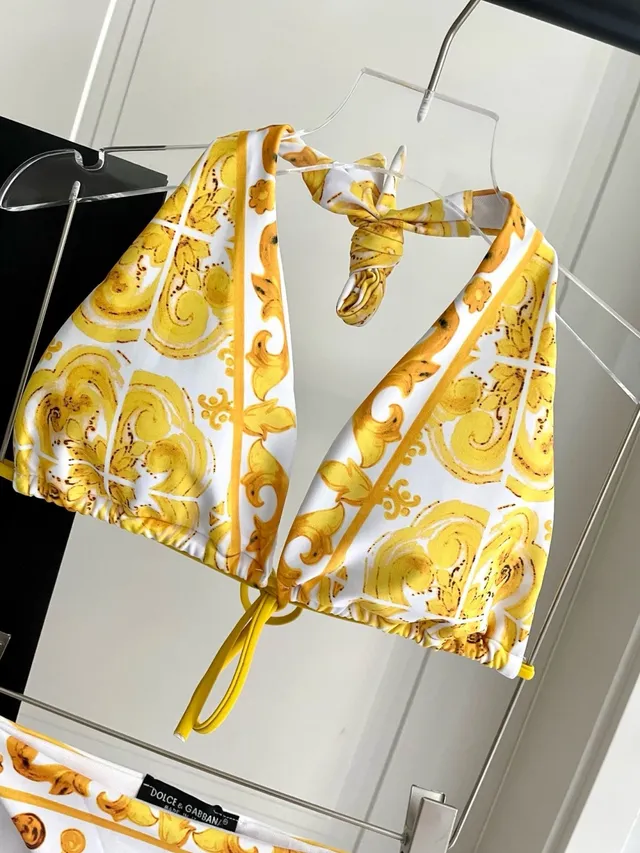 Versace Greca Print Top Halter Triângulo e Biquíni de Cintura Baixa Roupas de banho 7