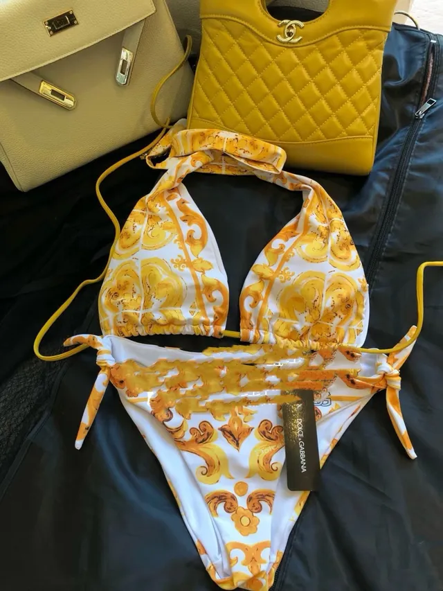 Versace Greca Print Top Halter Triângulo e Biquíni de Cintura Baixa Roupas de banho 9