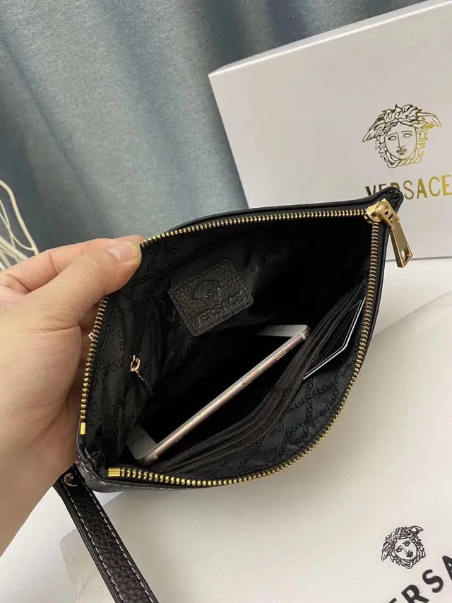 Versace La Medusa Pochette Envelope en Cuir Noir Grainé 2