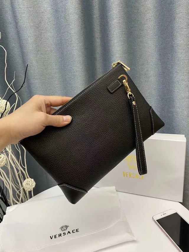 Versace La Medusa Pochette Envelope en Cuir Noir Grainé 3