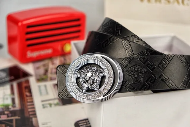 Versace Medusa Ceinture en Cuir Halo de Cristal 2