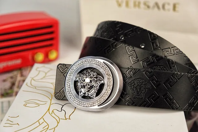 Versace Medusa Ceinture en Cuir Halo de Cristal 3