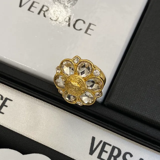 Versace Medusa Flower ক্রিস্টাল গোল্ড-টোন ব্রোচ 5
